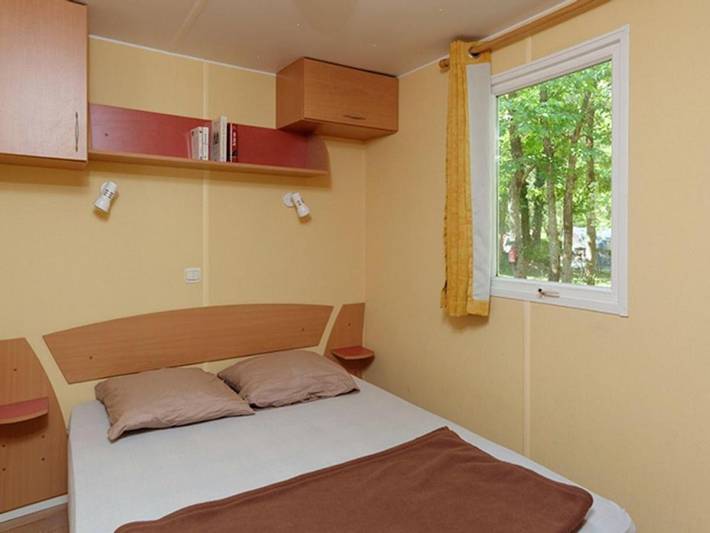 Location de vacances pour 4 personnes, avec piscine et terrasse à Les Aires - 3