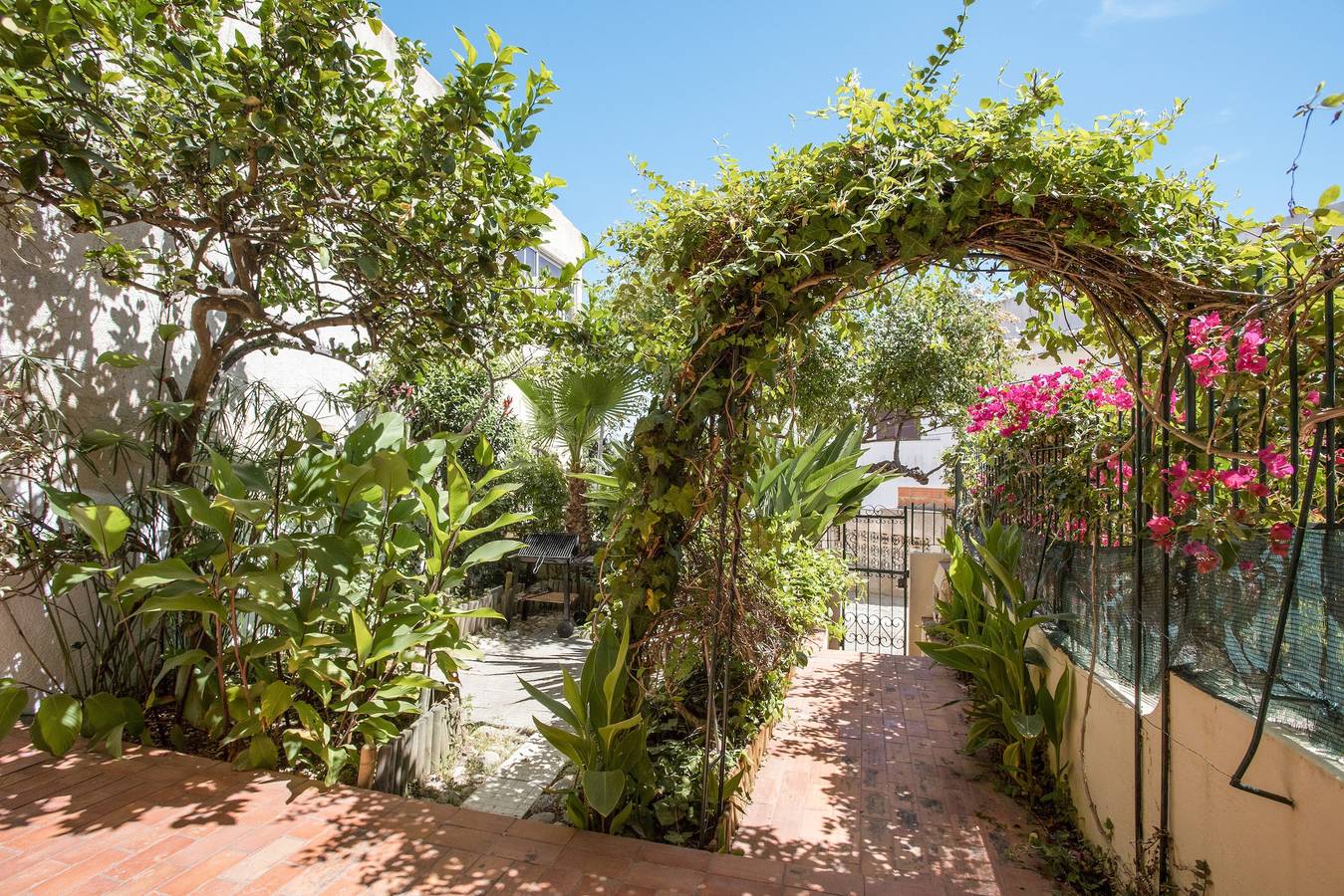 Apartamento inteiro, Pet-friendly Estúdio com Jardim Privado & Wi-Fi in Santa Maria, Lagos