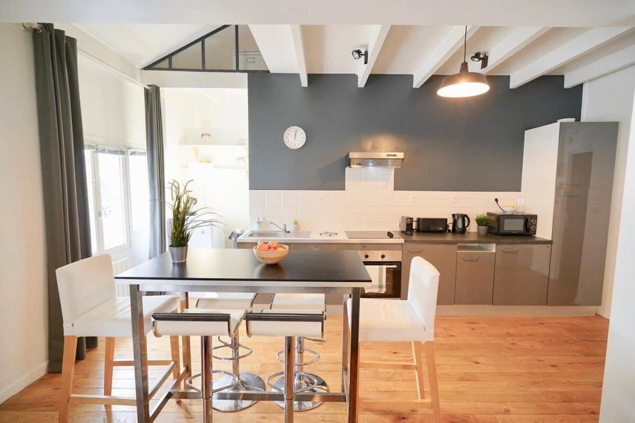 Appartement entier, Apartment in Saint-Didier-au-Mont-d'Or, Lyon et ses environs