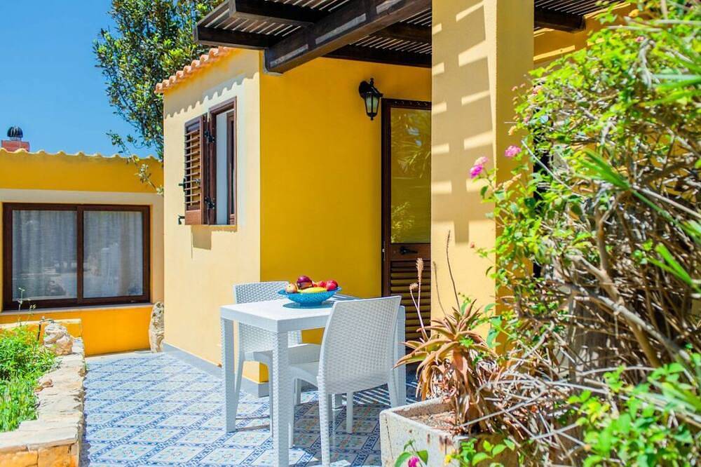 Ganze Wohnung, Ilios Residence - two-bedrooms apartment with patio in Lampedusa e Linosa, Pelagische Inseln