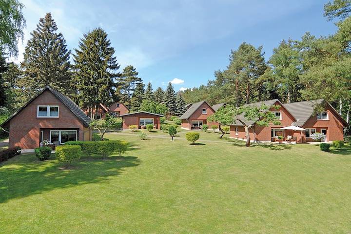 Vakantiehuis voor 6 personen, met Terras en Zwembad in Plau am See