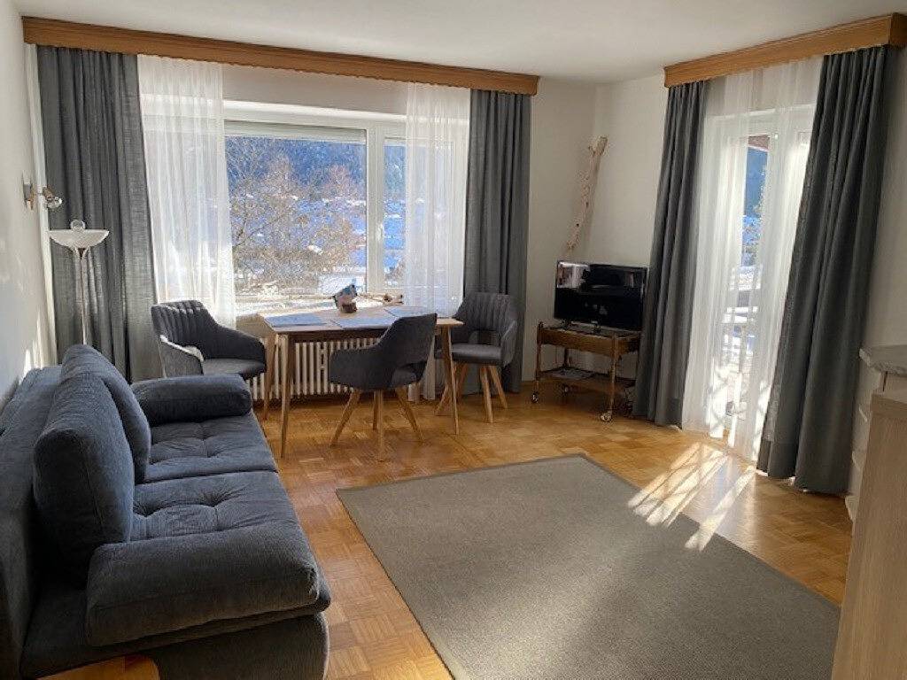 Ganze Wohnung, Ferienwohnung 'Haus Latschenhang 5 Karwendel' mit Bergblick, privater Terrasse und Wlan in Mittenwald, Bayerische Alpen