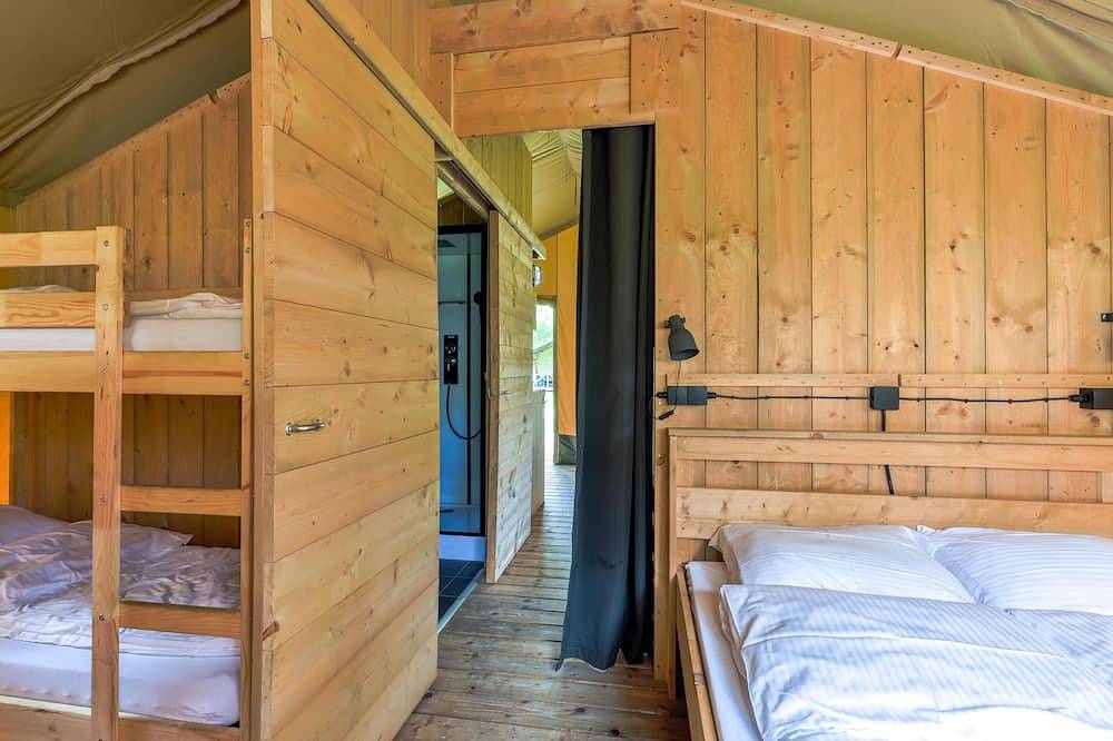 Spannzelt auf schone Campingplatz mit Schwimmbad in Nordbrabant