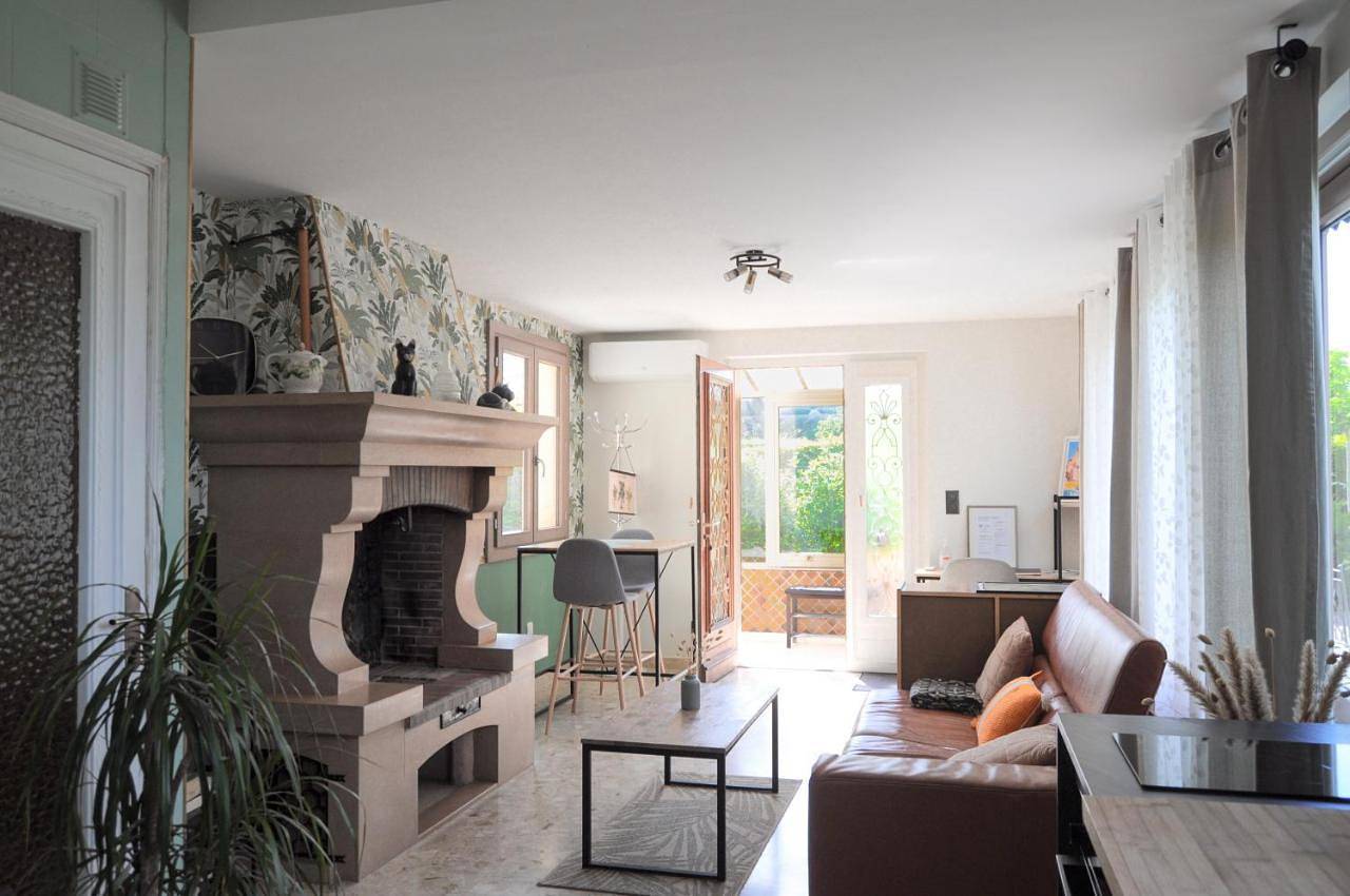Maison avec accès indépendant, au centre-ville de Tournus in Tournus, Région de Mâcon