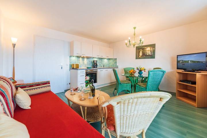 Appartement entier, Appartement de vacances "Villa Bella Vista - Meerblick 5" avec vue sur la mer, balcon et Wi-Fi. in Sassnitz, Parc national Jasmund