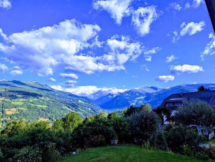 Ferienwohnung für 9 Personen, mit Terrasse und Garten sowie Sauna und Ausblick in Gmünd in Kärnten