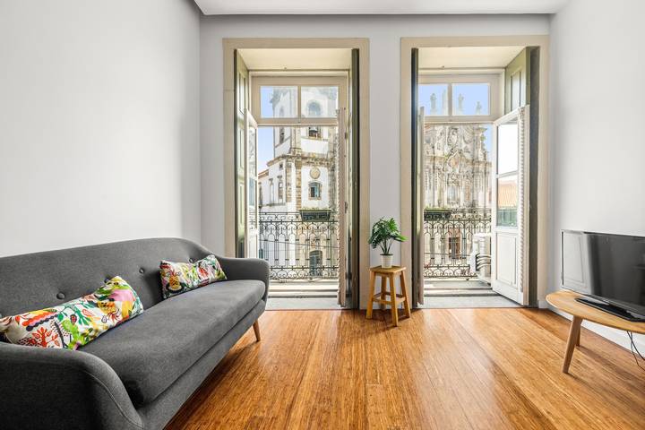 Entire apartment, Apartment 'Hungarian Biscuits Historic Center' with Balcony, Wi-Fi and Air Conditioning in Vitória (Porto), Porto