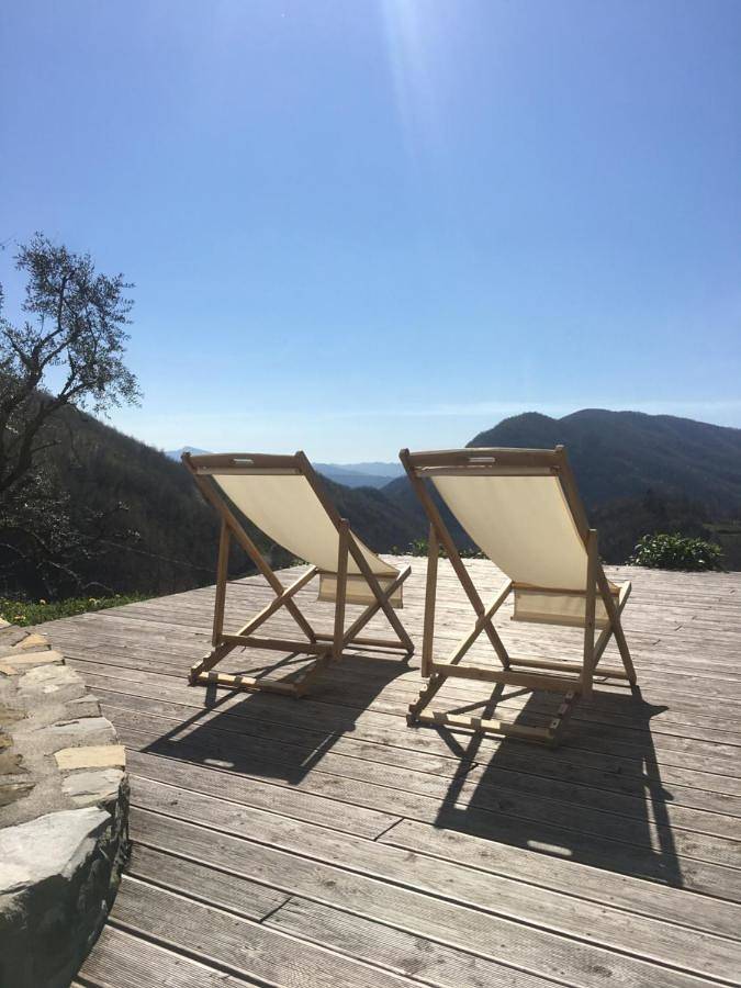 B&b per 2 persone, con Terrazza e Giardino nonché Piscina e Panorama in Massa-Carrara