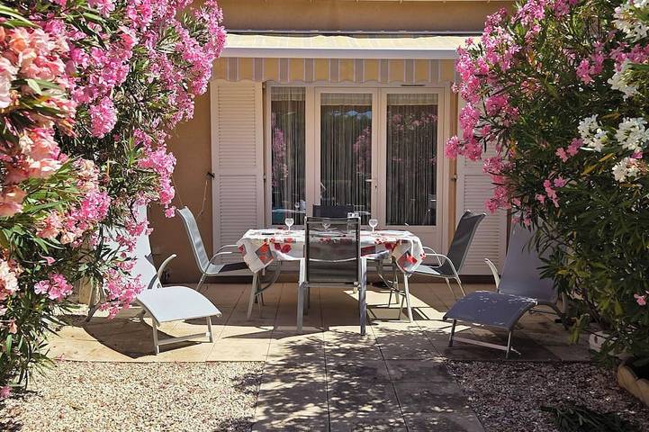 Cottage pour 4 personnes, avec jardin et piscine dans Office De Tourisme Saint Pierre La Mer