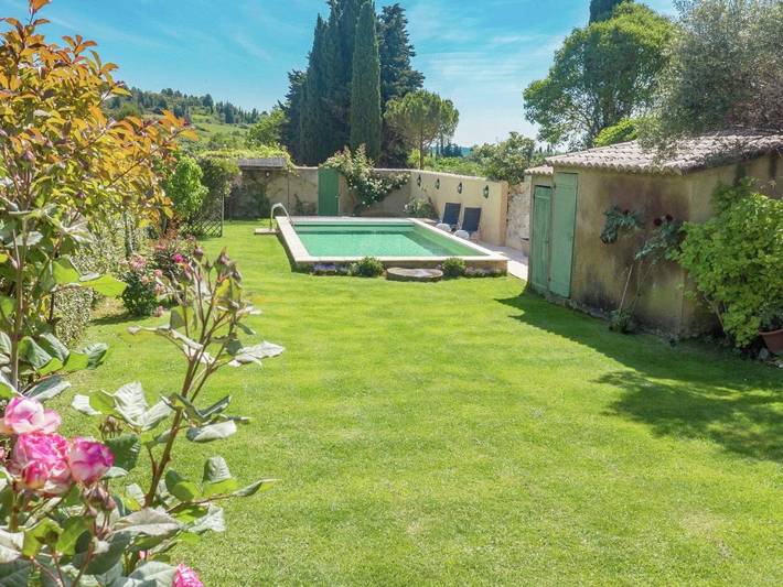 Location de vacances pour 6 personnes, avec jardin ainsi que terrasse et piscine à Montouliers - 2