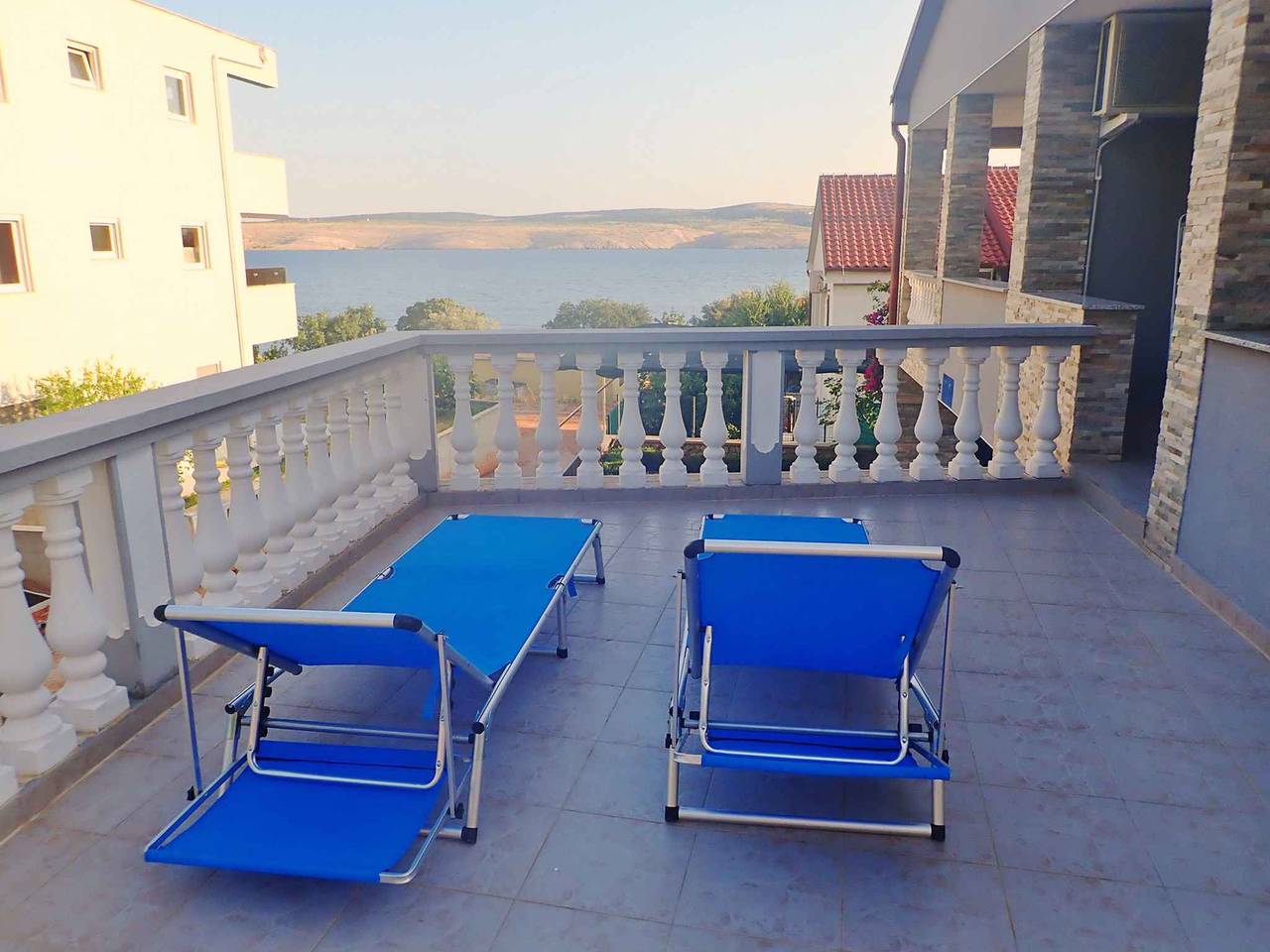 Ganze Ferienwohnung, Ferienwohnung am Meer mit Klimaanlage  in Starigrad, Zadar