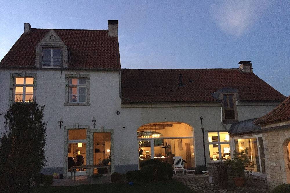 Schöne, geräumige und komfortable Stil des 19. Jahrhunderts Haus in der Landschaft in Glabbeek, Flämisch-Brabant