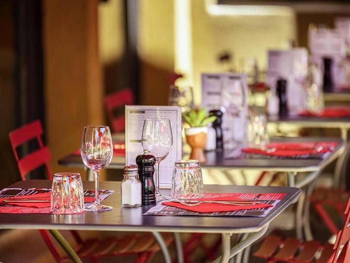 Hôtel pour 2 personnes, avec piscine et jardin à Dardilly - 3