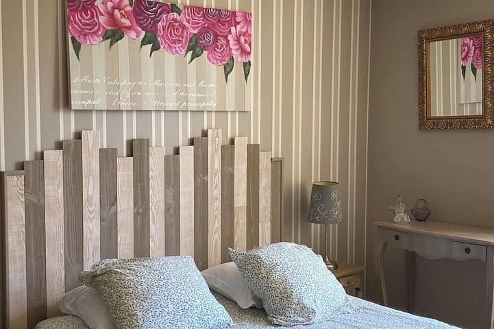 Location de vacances pour 10 personnes, avec jardin et jacuzzi, animaux acceptés à Gensac-la-Pallue - 4