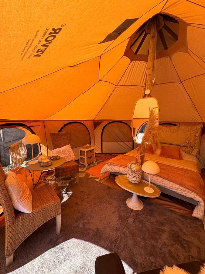 Camping voor 2 personen, with sauna and uitzicht as well as tuin and zwembad in Belgisch-Limburg