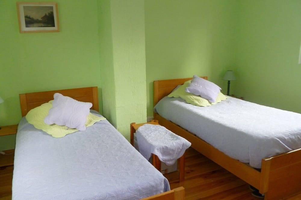 Quiet house surrounded by nature ideal for family and relax in Cotignac, Brignoles region