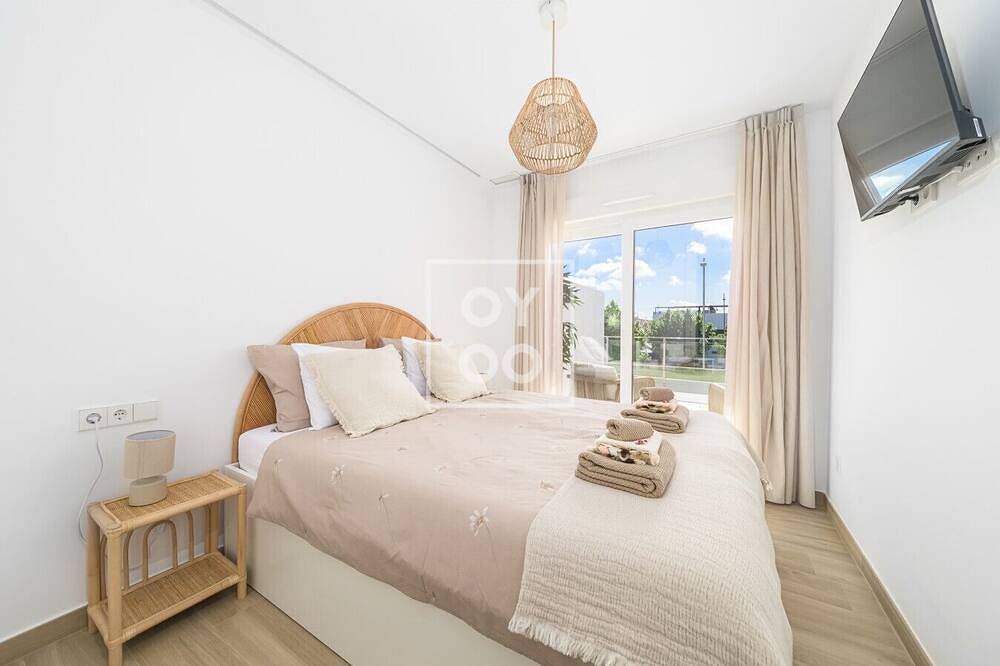 Apartamento entero, Boho Breeze Penthouse - Rooftop bliss near beach and golf - By Oyoostays in Pilar de la Horadada, Costa Blanca