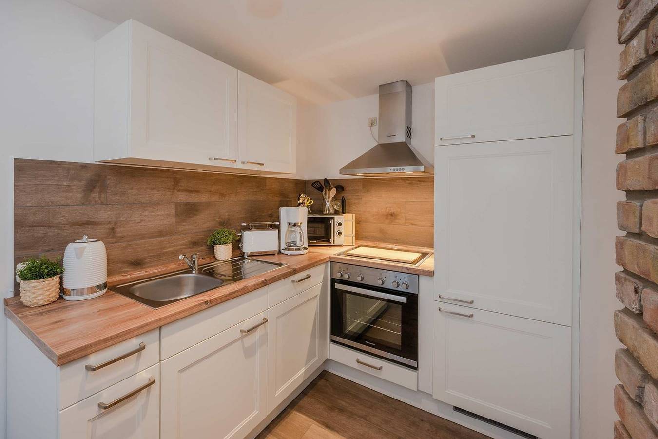 Ganze Wohnung, Gemütliche Ferienwohnung in Heringsdorf mit großem Garten&Whirlpool – nur 550 m zum Strand in Drei Kaiserbäder, Heringsdorf