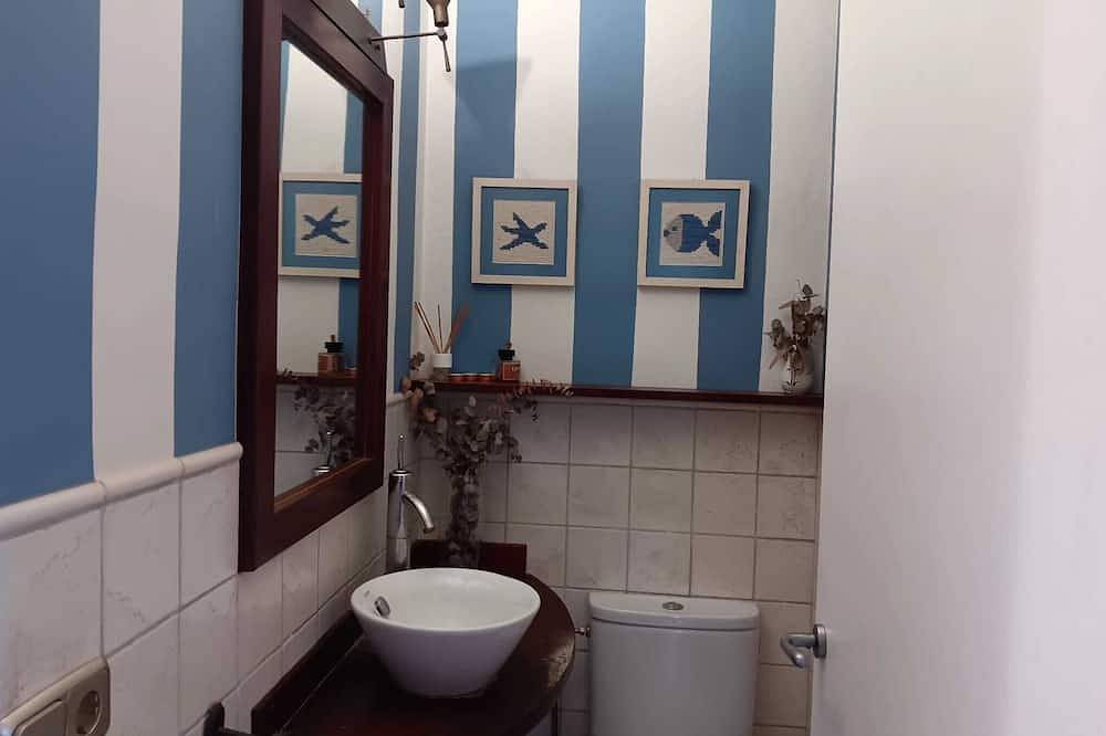 Family house 5 minutes from the beach in Calella de Palafrugell, Palafrugell