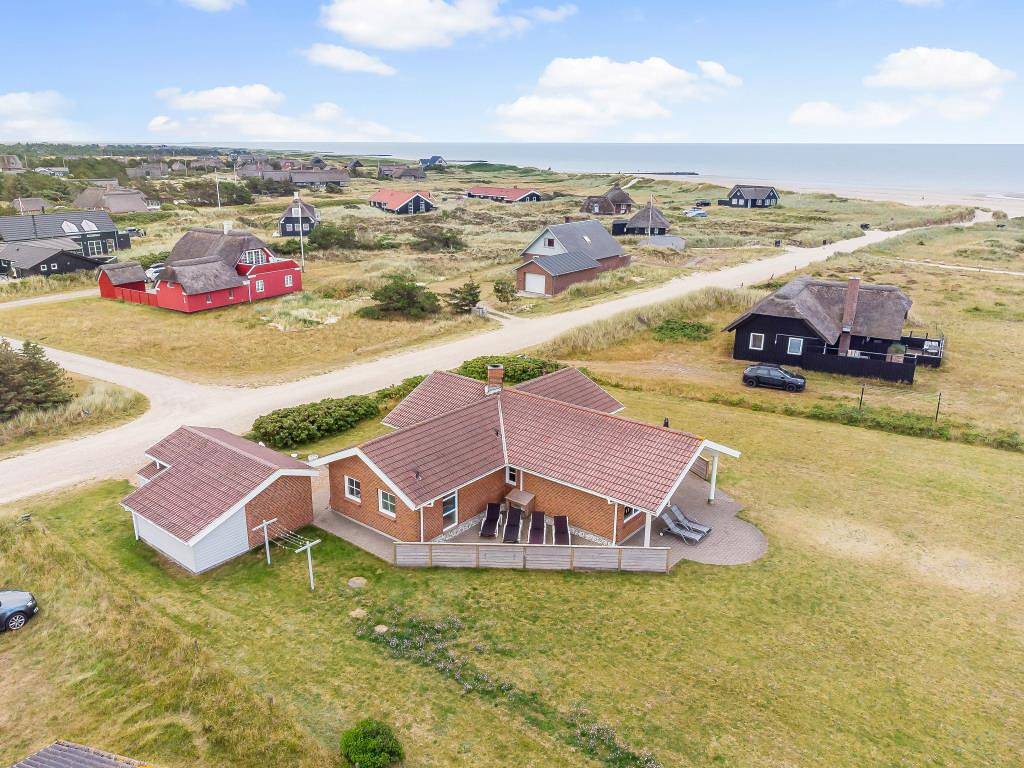 4-star holiday home with whirlpool and sauna – 100 metres from the beach in Blåvand, Région de Varde