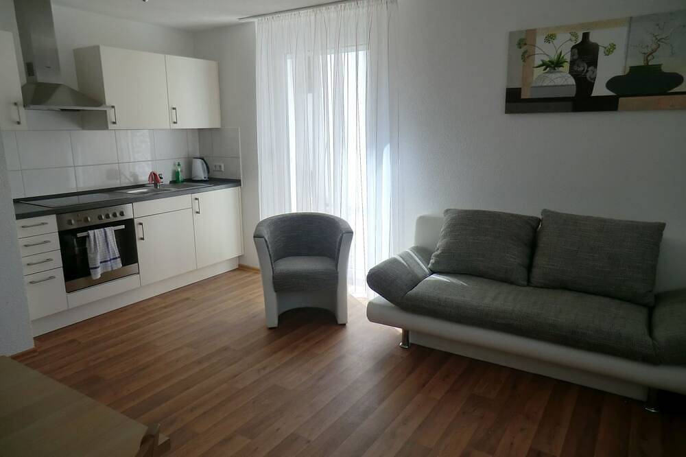 Ganze Wohnung, Ferienwohnung, 60qm, Terrasse, 2 Schlafzimmer, max. 5 Personen in Erbach (Baden-Württemberg), Alb-Donau-Kreis