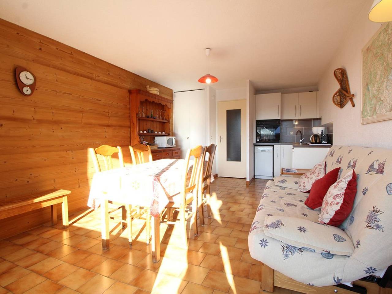 Entire studio, Spacious studio 4 pers with garage and dishwasher in Les Carroz in Les Carroz, Arâches-la-Frasse
