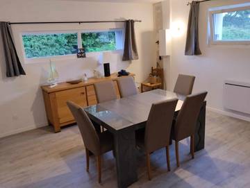 Location de vacances pour 7 personnes, avec terrasse et jardin à Millières