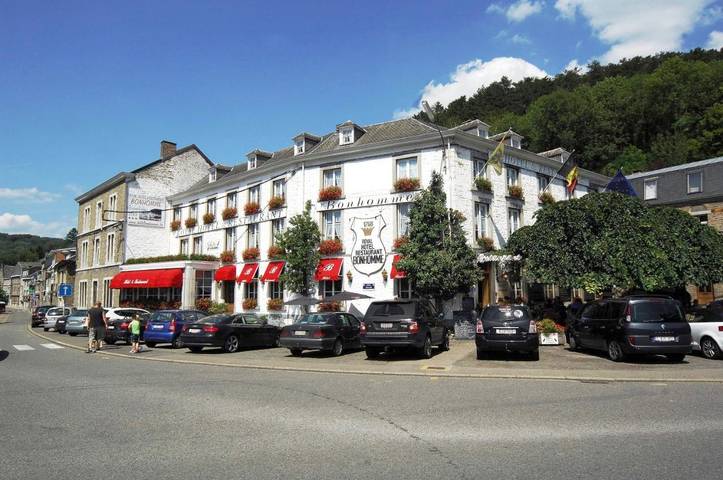 Hôtel, avec Jacuzzi ainsi que Terrasse et Jardin