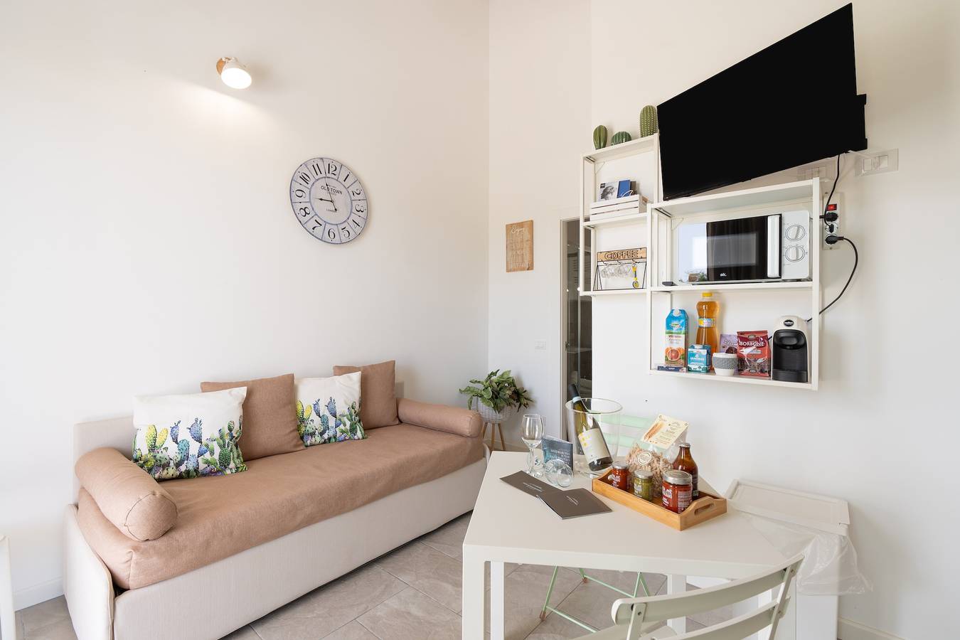 Casa de vacaciones 'Villa Gioberta, Fiori' con piscina compartida, Wi-Fi y aire acondicionado in Contrada Fiori, Menfi
