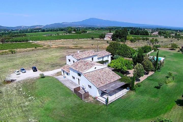 Location de vacances pour 20 personnes, avec piscine ainsi que vue et jardin à Carpentras - 2