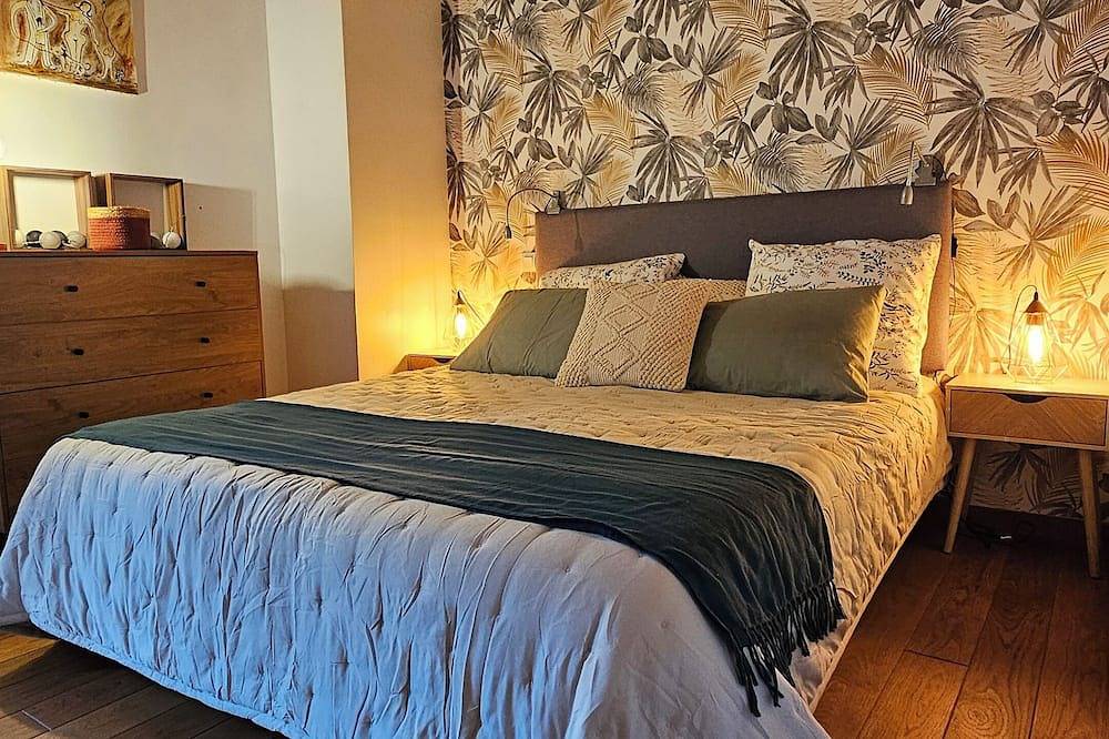 Cosy house in the heart of the Vallon in Marcillac-Vallon, Macizo Central