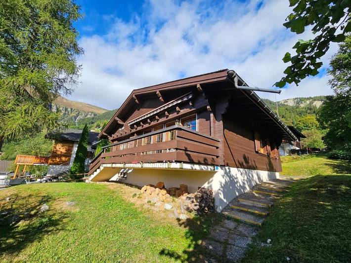Chalet voor 6 personen, with Balkon and Terras as well as Tuin and Uitzicht in Naters