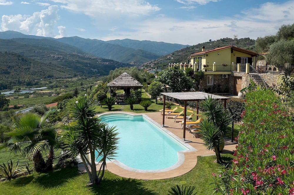 Villa per 8 Persone in Torrazza (Imperia), Imperia