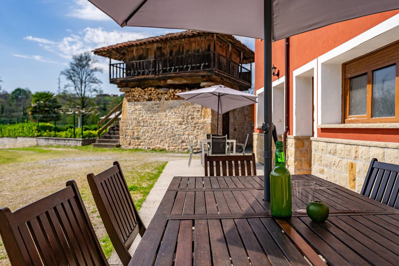 Casa Rural 'La Xana' mit Bergblick, Pool und Grill in Parres, Sierra del Sueve