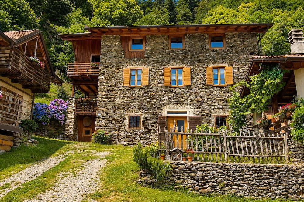Ganze Wohnung, Natur pur im Trentino – Fewo mit Terrasse & Bergblick nahe Caldonazzo See! in Caldonazzo, Valsugana