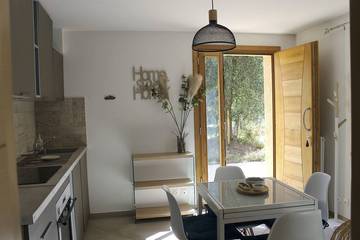Gîte pour 3 personnes, avec piscine et jardin à Le Rouret