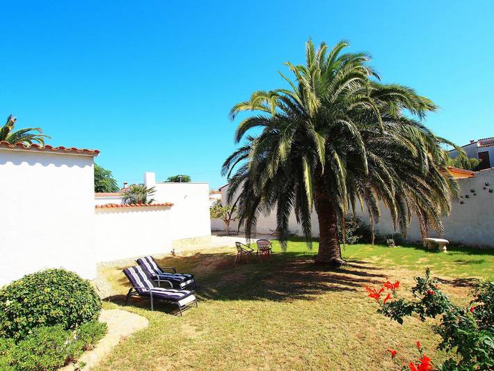 Ferienhaus für 4 Personen, mit Terrasse und Garten in Empuriabrava