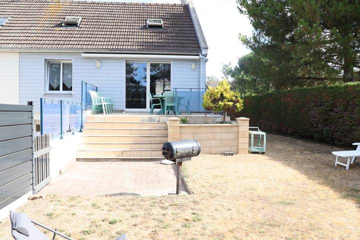 Gîte pour 8 personnes, avec jardin à Lingreville - 2