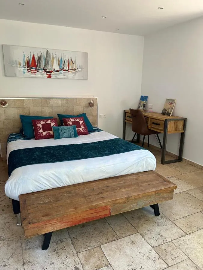 Chambre d’hôte pour 2 personnes, avec jacuzzi et terrasse ainsi que jardin et piscine - 1