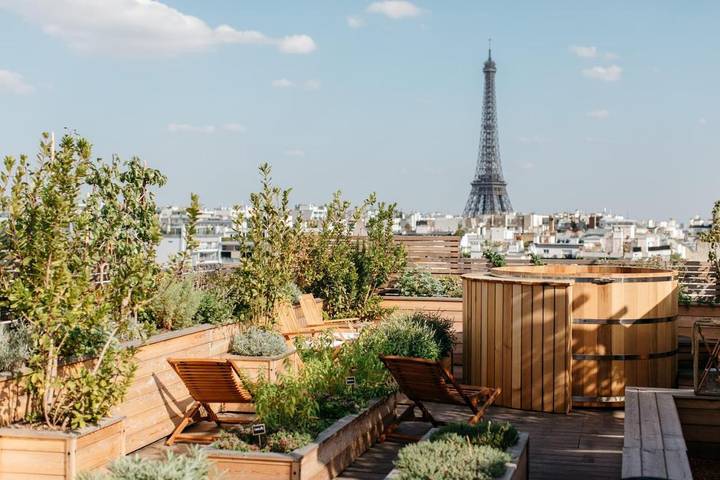 Hôtel pour 3 personnes, avec piscine et terrasse ainsi que sauna et jacuzzi, animaux acceptés