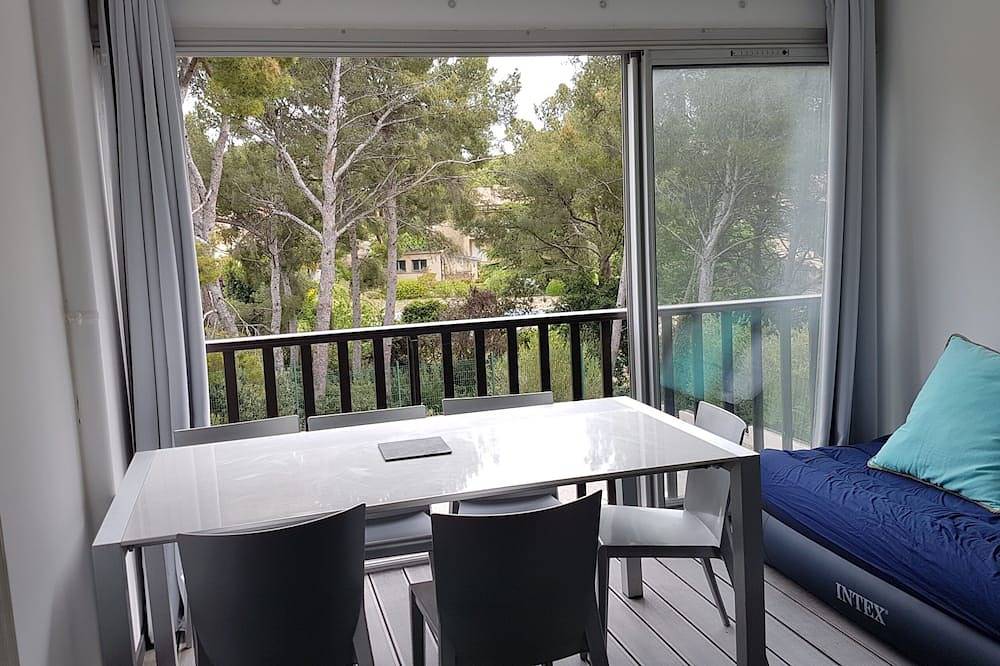 Appartement entier, Studio Cabine Climatisé dans Résidence avec Piscine et Tennis, Proximité Plages in Bandol, Côte méditerranéenne (France)