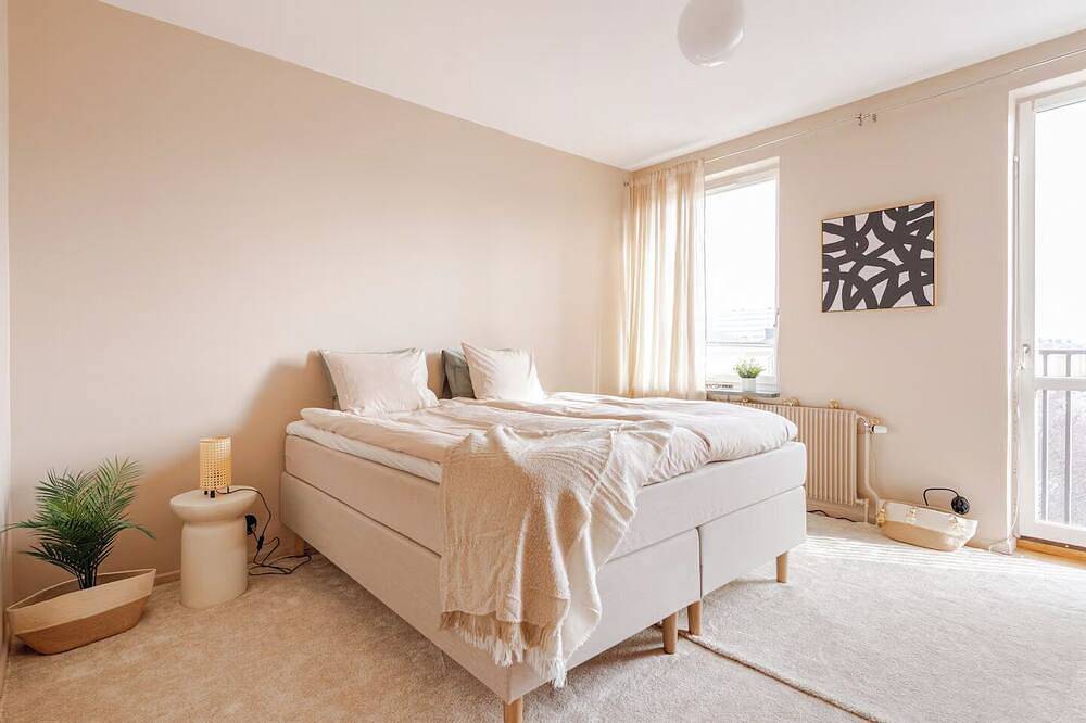 Ganze Wohnung, Spacious & Elegant: 180Sqm 5Br Apt • Iconic Östermalm View - Sleeps 10 in Östermalms stadsdelsområde, Stockholm