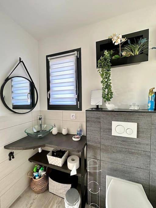 Gîte pour 2 personnes, avec terrasse et piscine à Uchaux - 4