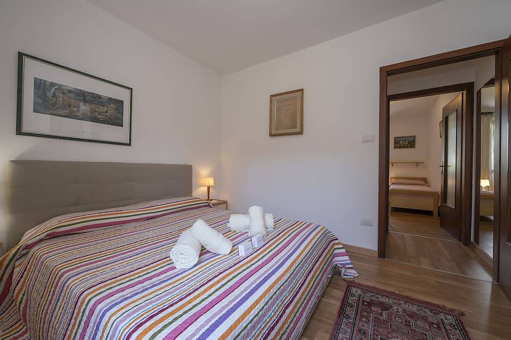 Entire apartment, Appartamento Miorelli 2, Torbole sul Garda, Italy in Torbole, Nago-Torbole