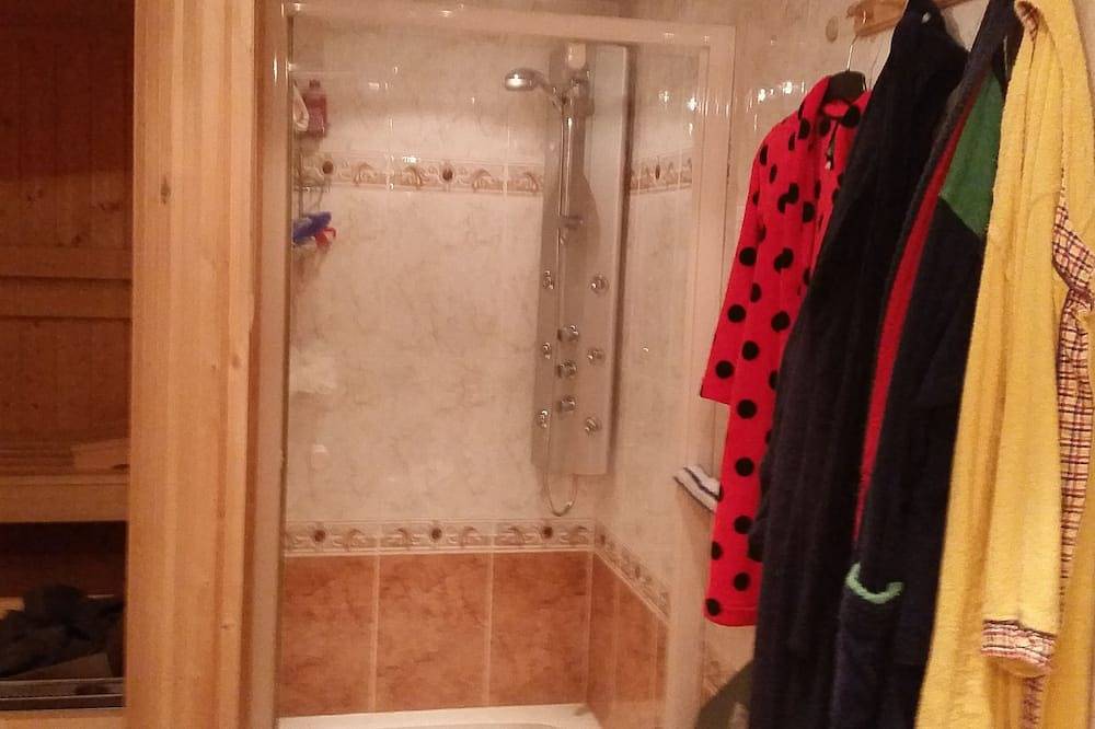 Ganze Wohnung, Idyllische Ferienwohnung mit Pool, Whirlpool und Sauna bei Leipzig in Eilenburg, Sächsisches Burgen- und Heideland