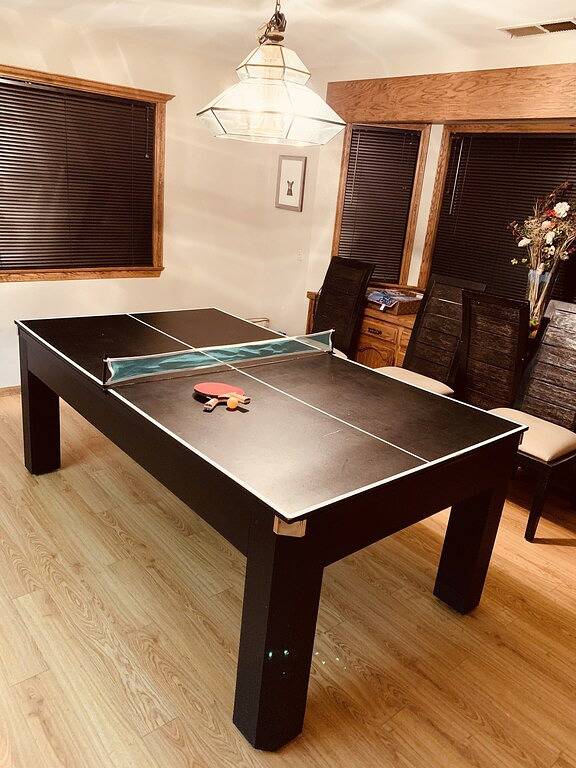 The Bear Slumbers in Big Bear, spa, Wifi, foosball, pool/ping-pong in Big Bear Lake, San Bernardino County