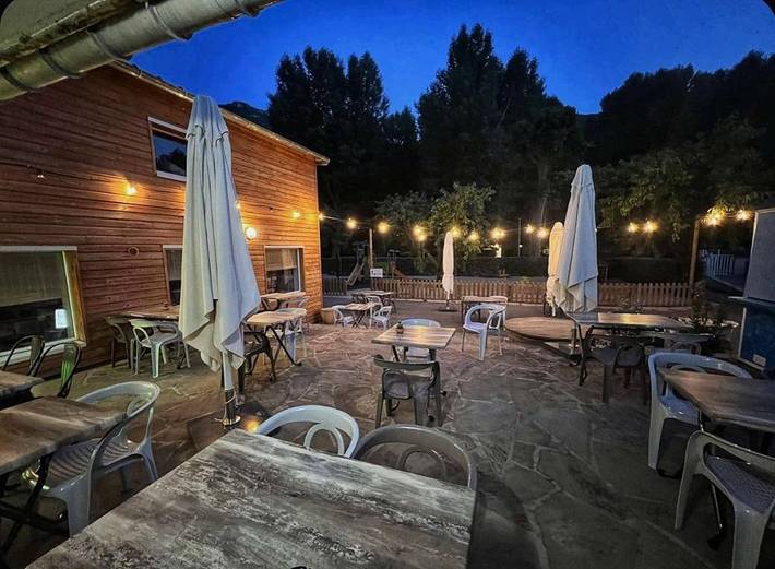 Camping pour 5 personnes, avec piscine et terrasse à Millau - 2