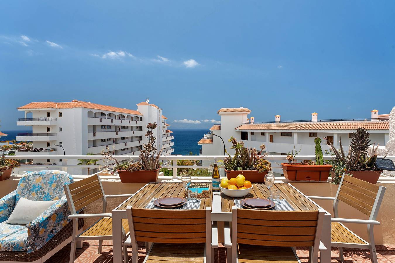 Ganze Wohnung, Urlaub 'Ocean Sun' mit Meerblick, Gemeinschaftspool und Wi-Fi in Puerto de Santiago, Santiago del Teide