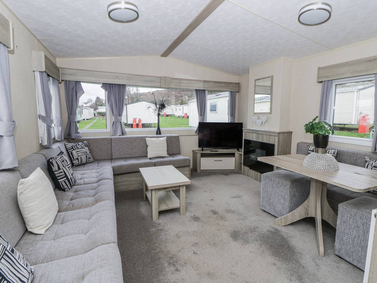 Brynowen Holiday Park - 22432 in Borth, Cardigan Bay