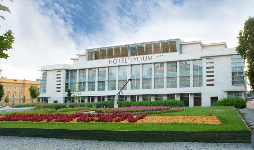 Hotel para 2 pessoas, com piscina e jacuzzi e ainda terraço and sauna - 1